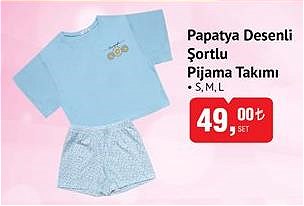 Casilli Papatya Desenli Şortlu Pijama Takımı