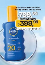 Nivea Koruma & Nem 200 ml 20 Faktör Güneş Spreyi