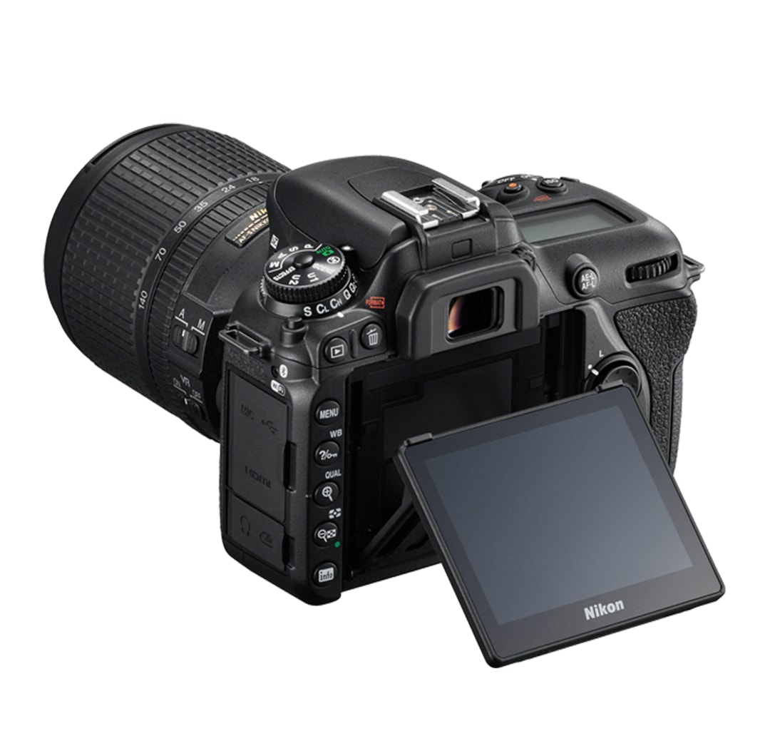 Nikon D7500 18 140mm Lens DSLR Foto raf Makinesi