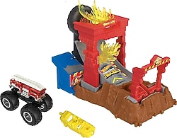 Hot Wheels Monster Trucks Fire Crash Challenge Arenada Mücadeleye Başlangıç Seti HNB90