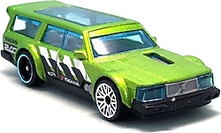 Hot Wheels Slammed Volvo 240 Drift Wagon HKJ07