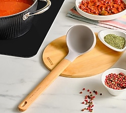 Karaca X Refika'dan 31.6 cm Ahşap Saplı Silikon Kepçe