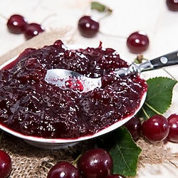 Sizin Bahçe Çiftliği Vişne Reçeli 720 gr
