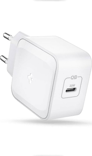 Spigen ACH02077 30 W Type-C Hızlı Şarj Adaptörü